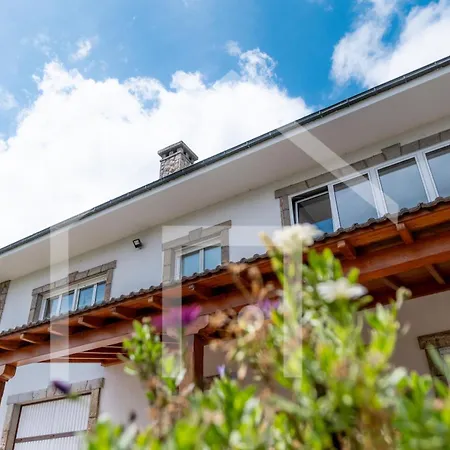 Homestay El Jardin De Pruvia *